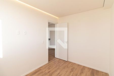 Quarto 1 de apartamento para alugar com 2 quartos, 47m² em Vila Gomes, São Paulo