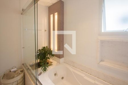 Banheiro 2 de casa de condomínio à venda com 4 quartos, 306m² em Jardim Petropolis, São Paulo