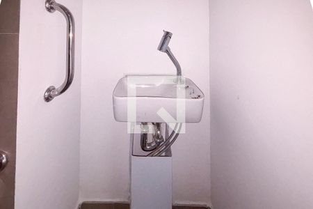 Banheiro de kitnet/studio à venda com 1 quarto, 57m² em Jardim Paulista, São Paulo