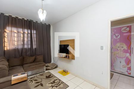 Sala de casa à venda com 3 quartos, 180m² em Cenaculo, Belo Horizonte