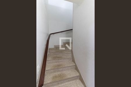 Escada de casa à venda com 3 quartos, 116m² em Vila Brasilina, São Paulo