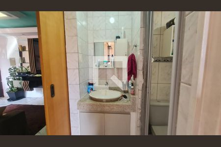 Banheiro  de apartamento à venda com 2 quartos, 43m² em Jardim Bom Clima, Guarulhos
