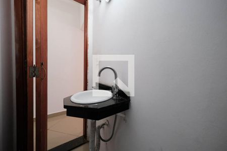 Lavabo de casa à venda com 3 quartos, 130m² em Jardim Cotinha, São Paulo