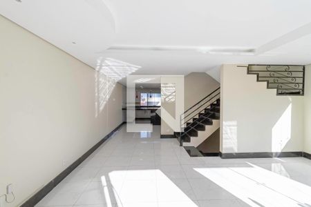 Sala  de casa à venda com 3 quartos, 180m² em Parque Xangri-lá, Contagem