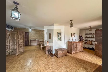 Sala de casa à venda com 4 quartos, 450m² em Cosme Velho, Rio de Janeiro