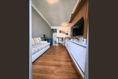 Sala de apartamento à venda com 3 quartos, 77m² em Vila Gumercindo, São Paulo