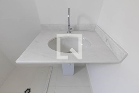 Banheiro de kitnet/studio à venda com 1 quarto, 25m² em República, São Paulo