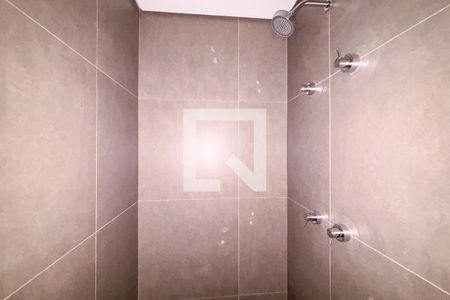 Banheiro de kitnet/studio à venda com 1 quarto, 13m² em Cerqueira César, São Paulo