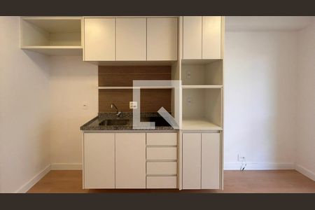 Sala/Cozinha de apartamento à venda com 1 quarto, 31m² em Santo Amaro, São Paulo