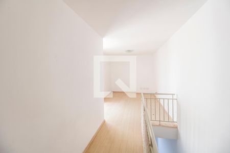 Corredor de apartamento para alugar com 3 quartos, 110m² em Centro, Carapicuíba