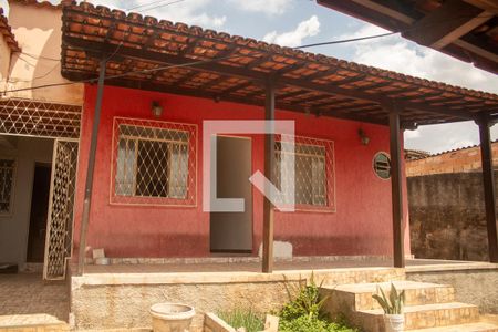 Fachada de casa para alugar com 2 quartos, 480m² em Colorado, Contagem