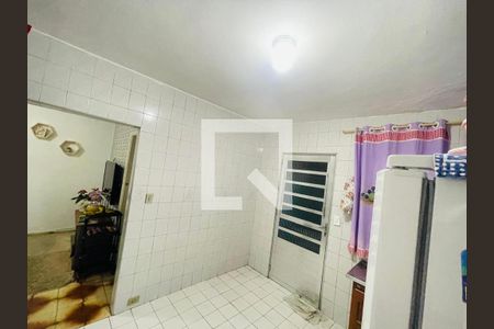 Cozinha  de casa à venda com 2 quartos, 120m² em Jardim Nelly, São Paulo