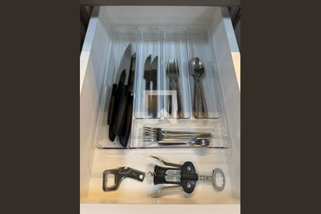 Cozinha de kitnet/studio à venda com 1 quarto, 27m² em Moema, São Paulo