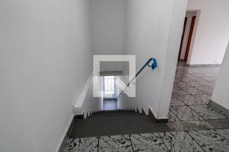 Escada de acesso de casa à venda com 2 quartos, 65m² em Vila Ivone, São Paulo