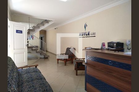 Sala de casa à venda com 3 quartos, 216m² em Chácara Seis de Outubro, São Paulo