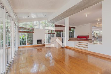 Sala  de casa à venda com 4 quartos, 540m² em Alto de Pinheiros, São Paulo