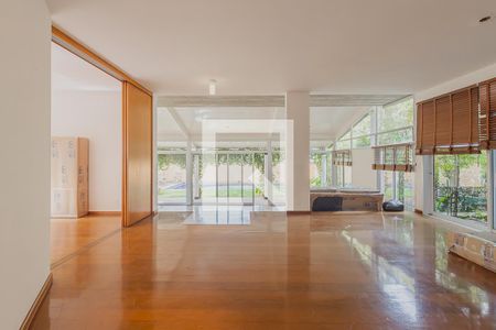 Sala  de casa à venda com 4 quartos, 540m² em Alto de Pinheiros, São Paulo