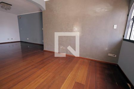 Sala  de casa para alugar com 3 quartos, 245m² em Utinga, Santo André