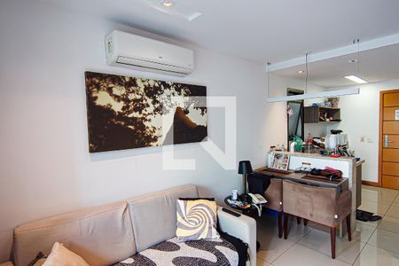 Sala de apartamento para alugar com 1 quarto, 40m² em Jacarepaguá, Rio de Janeiro