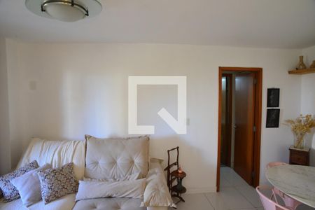 Sala de apartamento para alugar com 2 quartos, 70m² em Barra da Tijuca, Rio de Janeiro