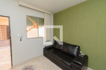 Sala de apartamento para alugar com 2 quartos, 47m² em Jardim Riacho das Pedras, Contagem