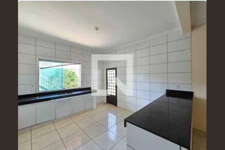 Casa para alugar com 2 quartos, 71m² em Pompéia, Belo Horizonte
