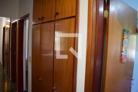 Corredor de apartamento para alugar com 3 quartos, 85m² em Jardim Paulistano, Ribeirão Preto