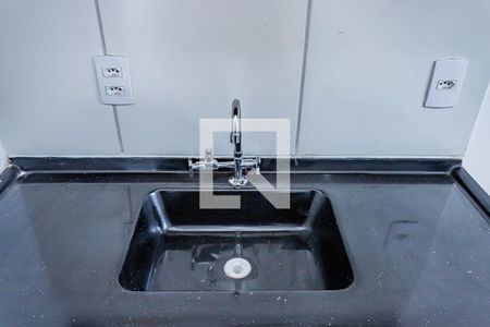 Sala, cozinha e área de serviço de apartamento para alugar com 2 quartos, 38m² em Vila Barreto, São Paulo