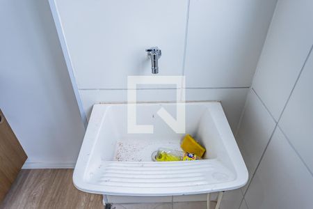 Sala, cozinha e área de serviço de apartamento para alugar com 2 quartos, 38m² em Vila Barreto, São Paulo