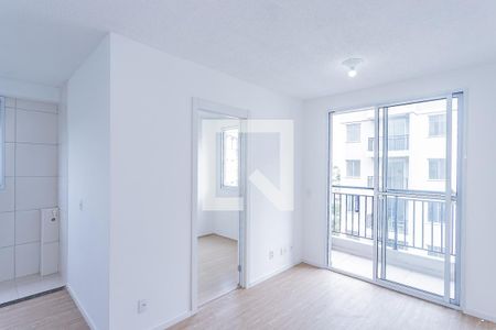 Sala, cozinha e área de serviço de apartamento para alugar com 2 quartos, 38m² em Vila Barreto, São Paulo