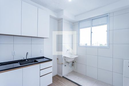 Sala, cozinha e área de serviço de apartamento para alugar com 2 quartos, 38m² em Vila Barreto, São Paulo