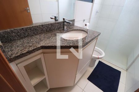 Banheiro do Quarto 1 de apartamento para alugar com 2 quartos, 68m² em Jardim Holanda, Uberlândia