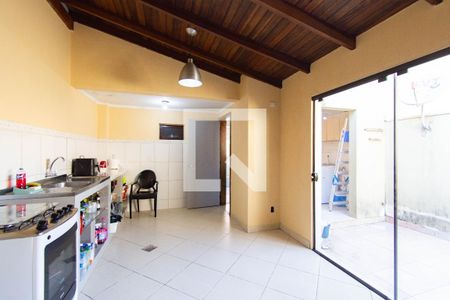 Cozinha de casa de condomínio à venda com 3 quartos, 100m² em Harmonia, Canoas