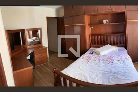 Casa à venda com 3 quartos, 167m² em Vila Carrão, São Paulo