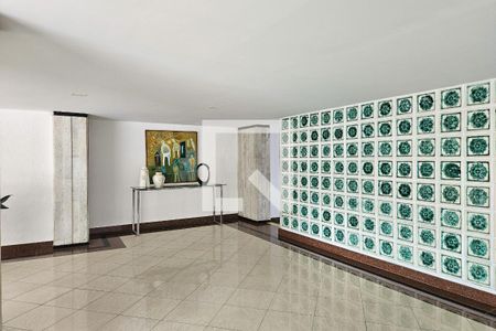 Hall de entrada de apartamento para alugar com 4 quartos, 260m² em Barra Avenida, Salvador