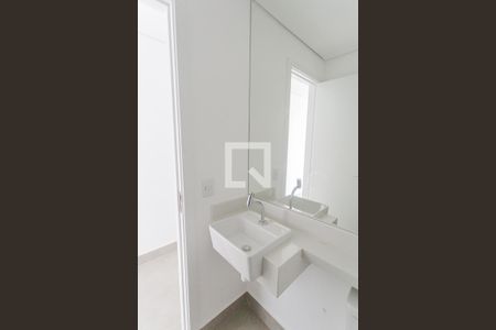 Lavabo  de apartamento à venda com 2 quartos, 68m² em Carmo, Belo Horizonte