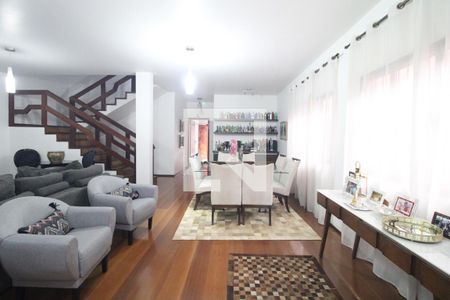 Sala de casa à venda com 3 quartos, 199m² em Jardim Teresa, São Paulo