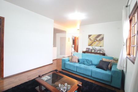 Sala de TV de casa à venda com 3 quartos, 199m² em Jardim Teresa, São Paulo