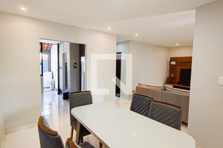 Sala de casa à venda com 4 quartos, 210m² em Taquara, Rio de Janeiro