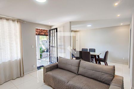 Sala de casa à venda com 4 quartos, 210m² em Taquara, Rio de Janeiro