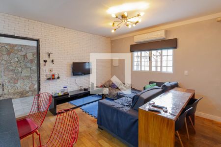 Sala de casa à venda com 2 quartos, 120m² em Jardim Monte Kemel, São Paulo