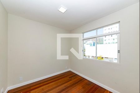 Quarto 1 de apartamento para alugar com 3 quartos, 90m² em Buritis, Belo Horizonte