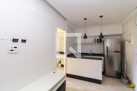 Sala/Cozinha de kitnet/studio para alugar com 1 quarto, 24m² em Vila Campanela, São Paulo
