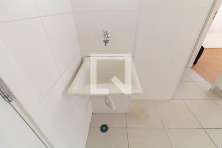 Sala/Cozinha de apartamento à venda com 2 quartos, 33m² em Vila Carmosina, São Paulo