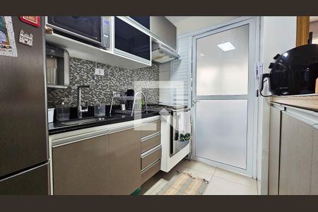 Cozinha de apartamento para alugar com 3 quartos, 75m² em Vila Castelo, São Paulo
