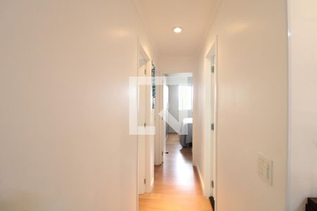 Corredor de apartamento à venda com 3 quartos, 72m² em Usina Piratininga, São Paulo