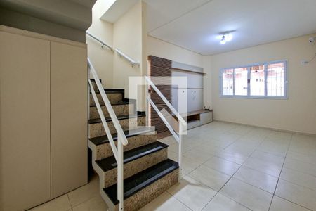 Sala de casa para alugar com 4 quartos, 230m² em Guilhermina, Praia Grande