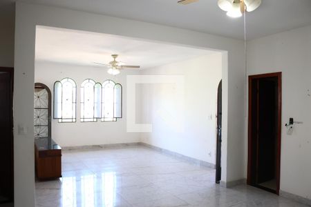 Sala de casa para alugar com 4 quartos, 460m² em Padre Eustáquio, Belo Horizonte