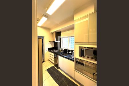 Cozinha de apartamento à venda com 3 quartos, 154m² em Vila Olímpia, São Paulo