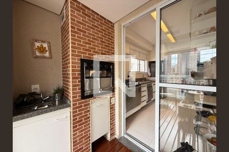Cozinha de apartamento à venda com 2 quartos, 105m² em Vila Olímpia, São Paulo